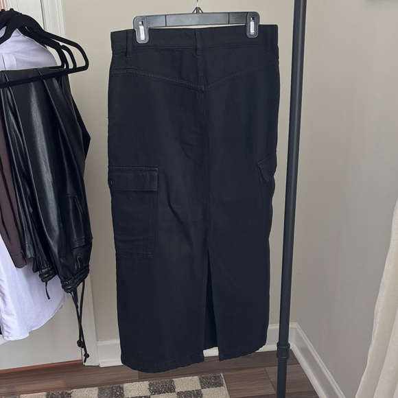 Reformation Black Maggi Cargo Midi Skirt - Picture 6 of 8